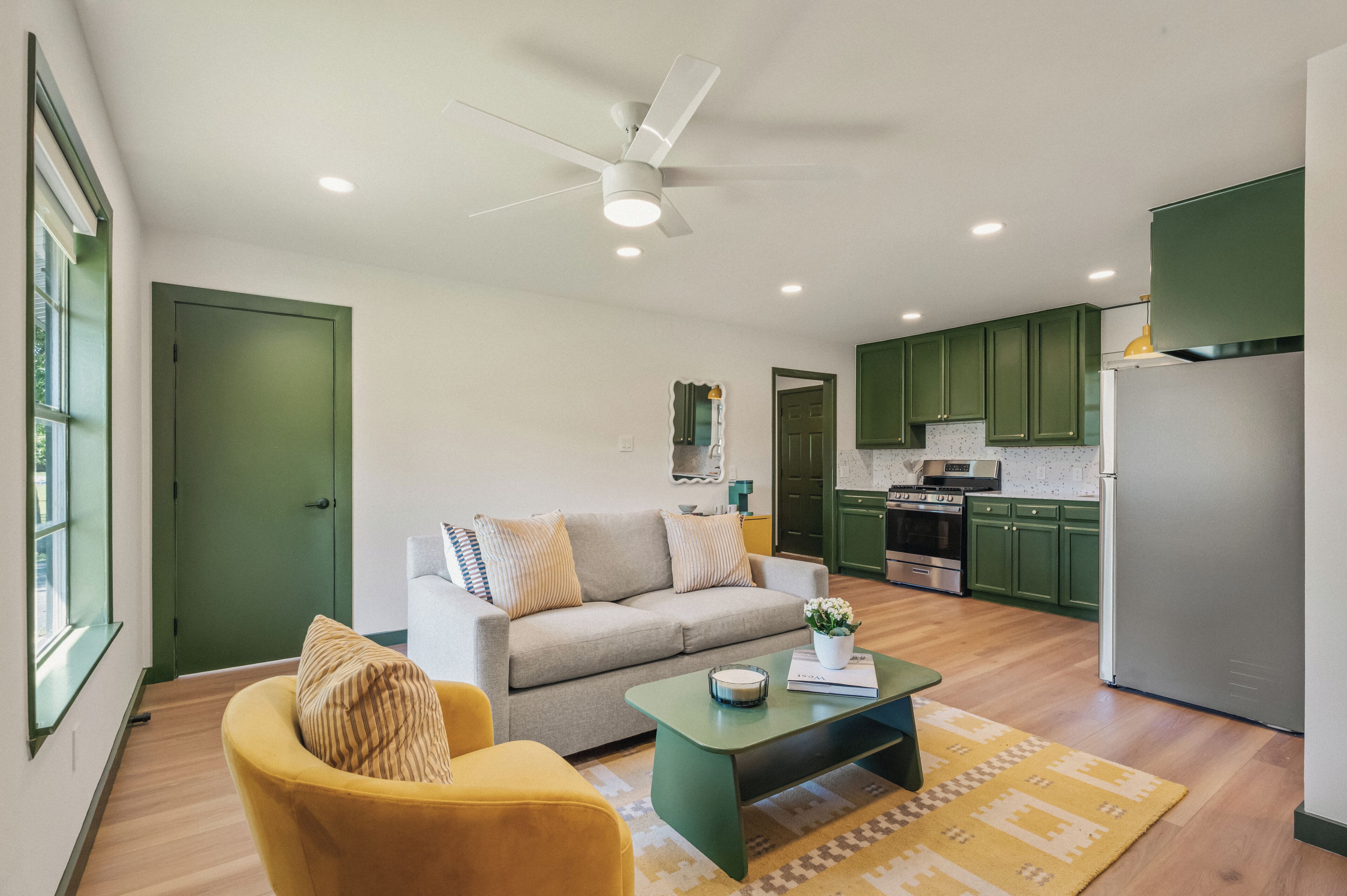 House | Living area | 27-inch TV with cable channels