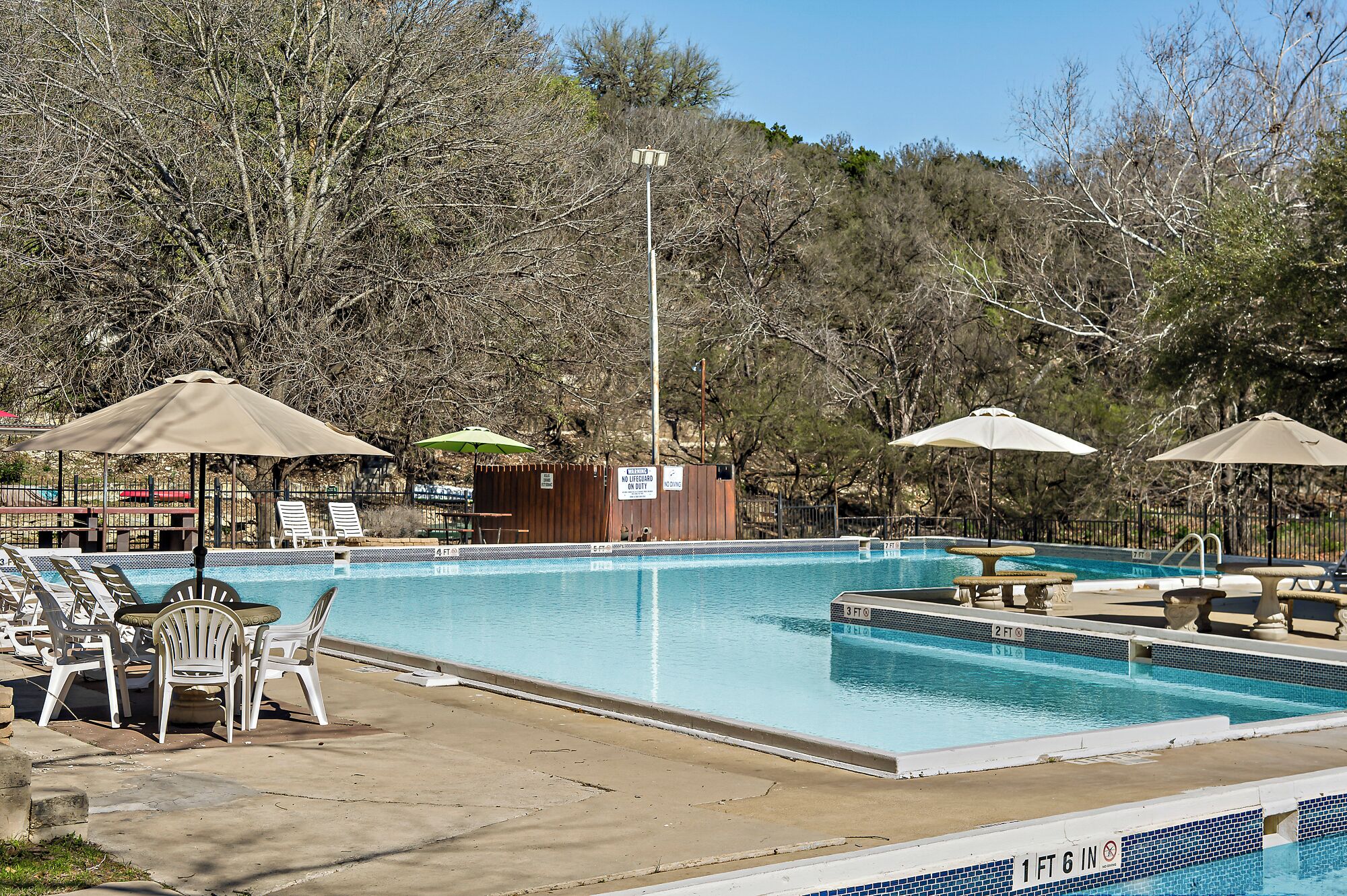 Seasonal outdoor pool, open 8:00 AM to 10:00 PM, sun loungers