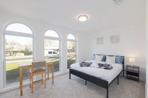 4 Schlafzimmer, Schreibtisch, WLAN, Bettwäsche