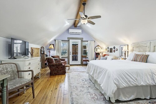 Jasperilla Music Loft by Louisiana Hospitality Group