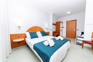 Family Quadruple Room, Balcony, Sea View | In-room safe, desk, blackout drapes, soundproofing - Hotel Alba (Torre Lapillo)