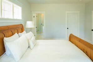 3 bedrooms, iron/ironing board, WiFi