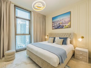 2 quartos, cofres nos quartos, ferros/tábuas de passar roupa