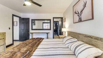 3 bedrooms, desk, WiFi, bed sheets