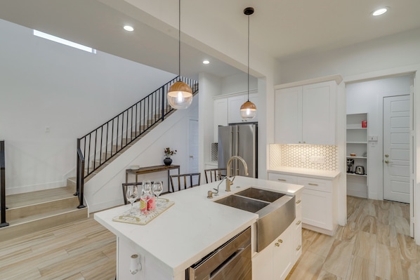 Fridge, microwave, oven, dishwasher