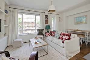 Interior - 3 Bedroom Apartment, Earls Court (London)