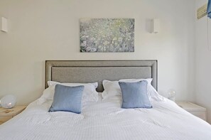 Apartment (3 Bedrooms)
