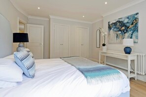 Interior - Large 2 Bedroom Kensington Garden Flat (London)