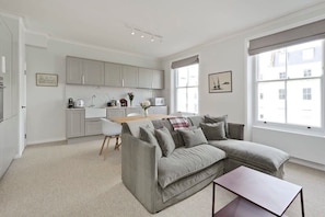 Interior - Large & Wonderful 1 Bed, Pimlico (London)