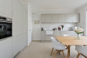 Interior - Large & Wonderful 1 Bed, Pimlico (London)