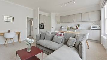 ์ํํธ (1 Bedroom) | ๋ด๋ถ