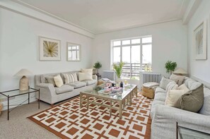 Apartment (1 Bedroom) | Front of property - Large 1 Bedroom Apartment - Chelsea (London)