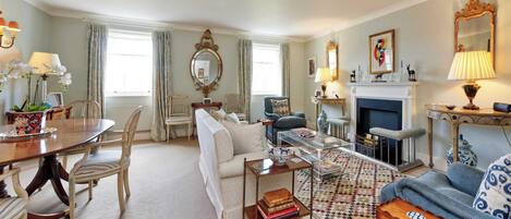 Apartment (2 Bedrooms) | Front of property