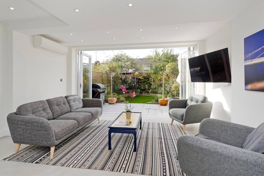 Spacious 4 Bed House, Battersea - Londres