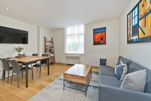 Appartement (2 Bedrooms) | Coin séjour