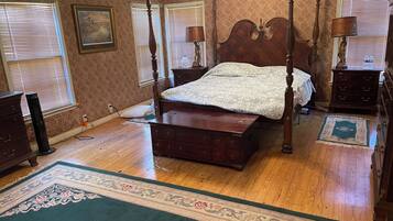 6 Schlafzimmer, Schreibtisch, Bügeleisen/Bügelbrett, kostenloses WLAN