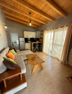 Casa Del Mar Apt Nr.4 | Private kitchen | Electric kettle - Casa Del Mar (Ksamil)