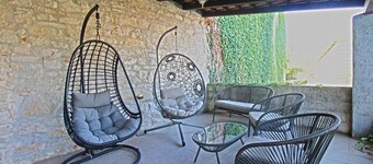 Comfortable Apartment With Pool and Garden