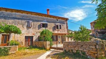 House, 2 Bedrooms, Private Pool, Garden View | Exterior