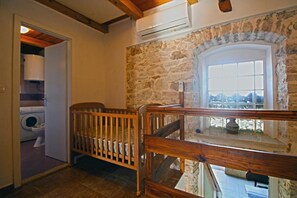 Ferienhaus, 2 Schlafzimmer, eigener Pool, Gartenblick | Innenbereich