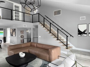 Interior - Private 3 bedrooms, 2 bathrooms Upper Level Suite 300 ft from Bonita Beach (Bonita Springs)