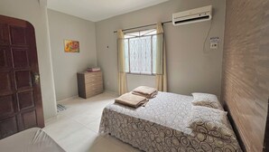 2 室のベッドルーム、アイロン / アイロン台、WiFi (無料)、ベッドシーツ