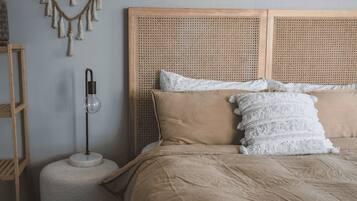 4 bedrooms, travel cot, free WiFi, bed sheets