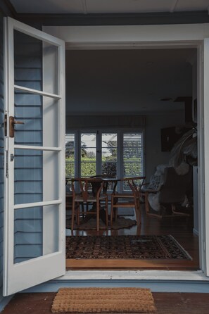 Interior - Villa Desa your cozy Havelock North retreat 5 min walk to village centre (Havelock North)