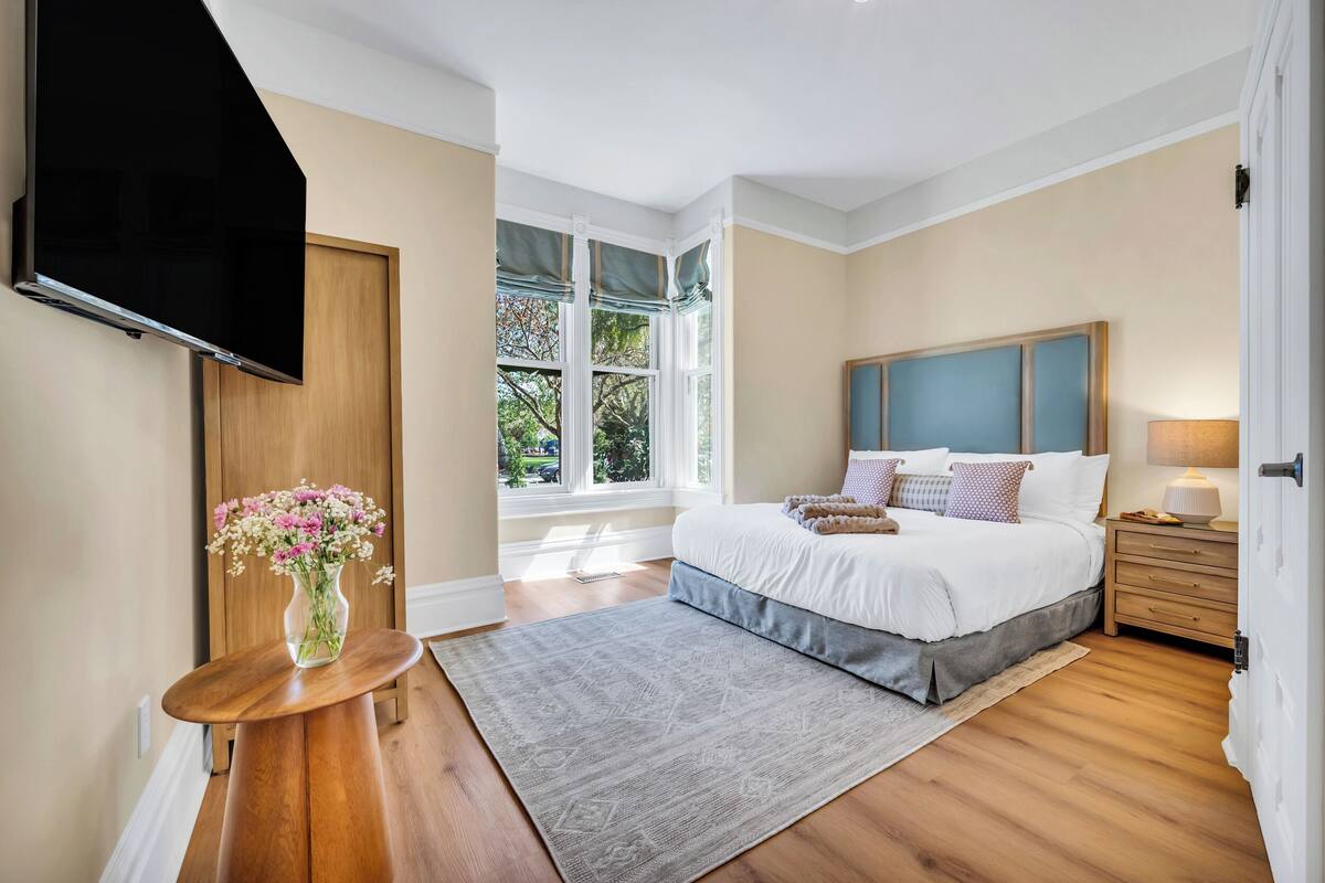 Klassieke eenpersoonskamer, 1 kingsize bed | 1 slaapkamer, een kluis op de kamer, gratis wifi