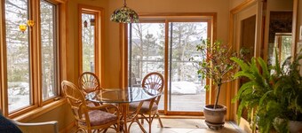 Chez Mamie Blues Directly on the shores of Grand lac Brompton