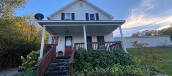 Leelanau Farmhouse Ste 1