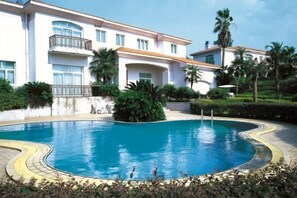 Outdoor pool - St Tropez Hotel (Changsha)