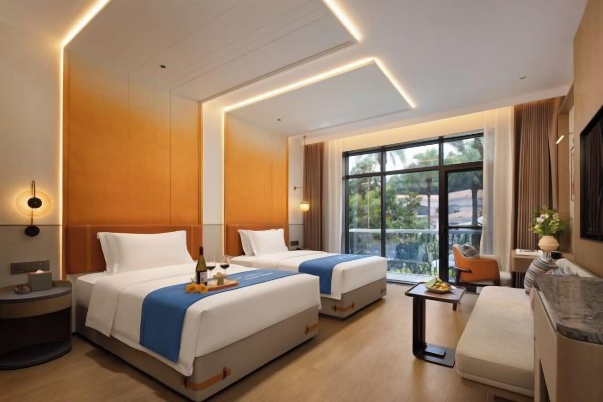 Mango Orange · Forest-Oxygen Garden-View Terrace Twin Room | Lush Greenery in Sight + Whole-House Smart System