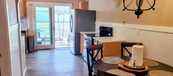 Bright & Spacious Pueblo Home – Clean, Quiet, and Close to Everything