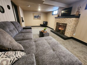 Smart TV, fireplace