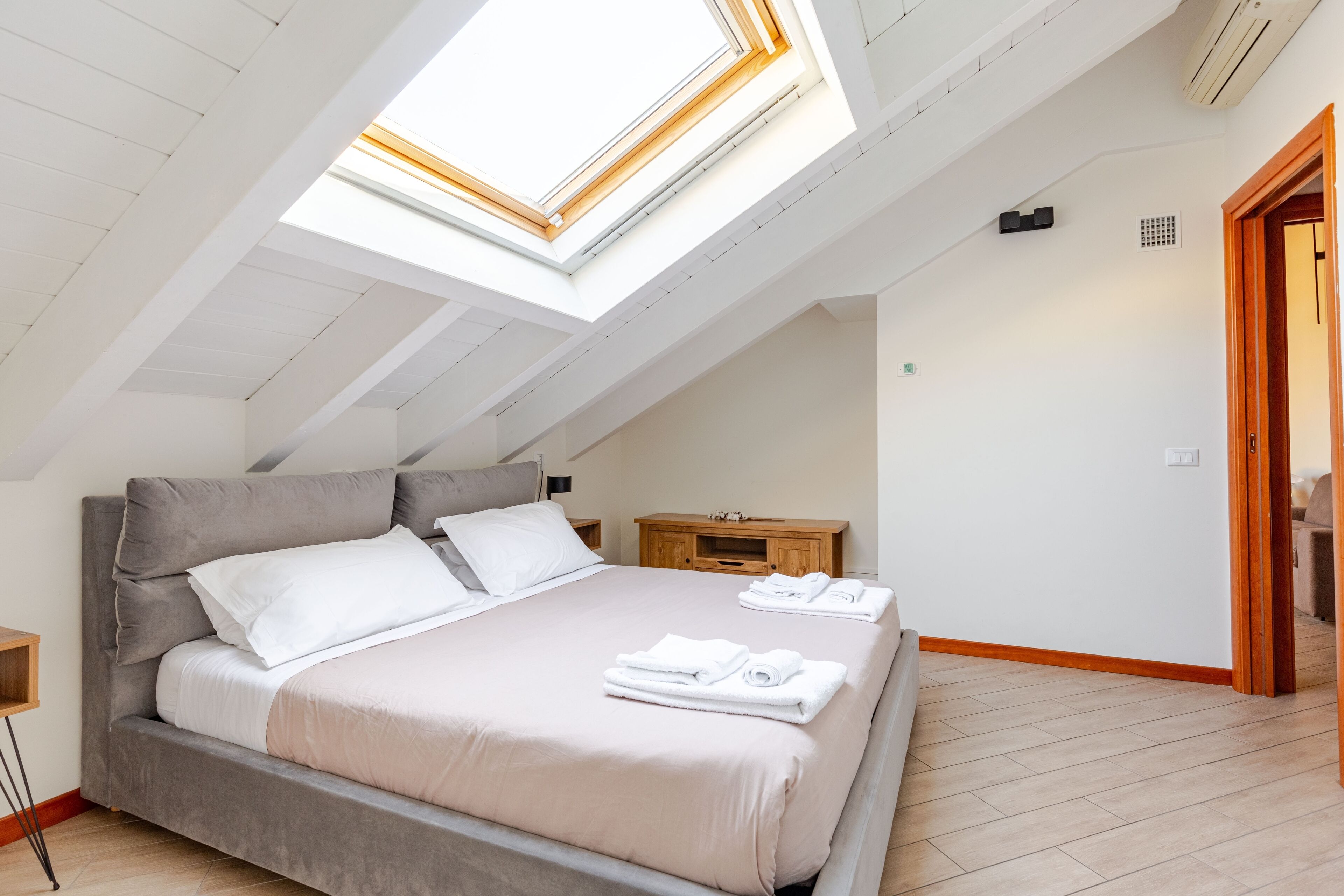 1 camera, ferro/asse da stiro, culla da viaggio, Wi-Fi gratuito