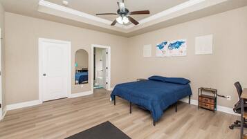 4 Schlafzimmer, Schreibtisch, kostenloses WLAN, Bettwäsche