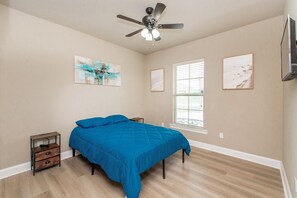 4 habitaciones, escritorio, wifi gratis y ropa de cama