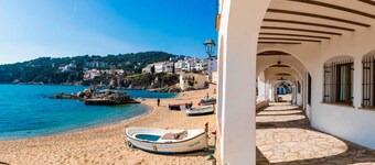 Golfet Apartment - Apt p/3 at 5min from the beach w/pool Wi-Fi and AC