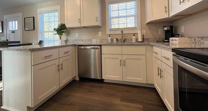 Modern 3BR New Build - King Bed + Roku TVs
