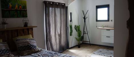 5 室のベッドルーム、アイロン / アイロン台、WiFi、ベッドシーツ