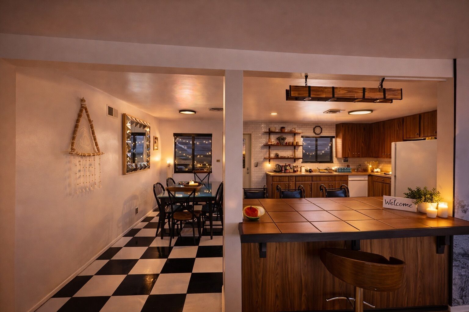 Refrigerador con freezer, microondas, horno, placa de cocina