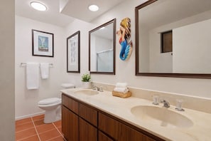 House, 3 Bedrooms, Private Pool, Mountain View | Bathroom | Hair dryer, towels, soap, shampoo - The Rosemary House Joshua Tree (Joshua Tree)
