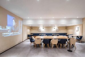 Meeting facility - Lechao Collection Hotel (Shanghai Bailian Central Zhenguang Road Subway Station) (Shanghai)