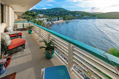 Make Good Waves- OCEAN VIEW 2 Bed & 2 Bath