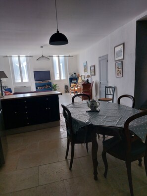 Dining - ground-floor apartment in village center (Bédoin)