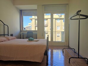 5 sovrum, skrivbord, strykjärn/strykbräda och gratis wi-fi