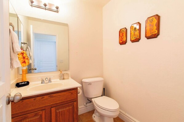 Unclassified image, 1 of 78, button - Luxurious Retreat - Free HTD Pool - Outdoor Fun (Casa Grande)