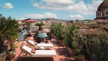 Signature Suite, 1 King Bed, Non Smoking, Terrace