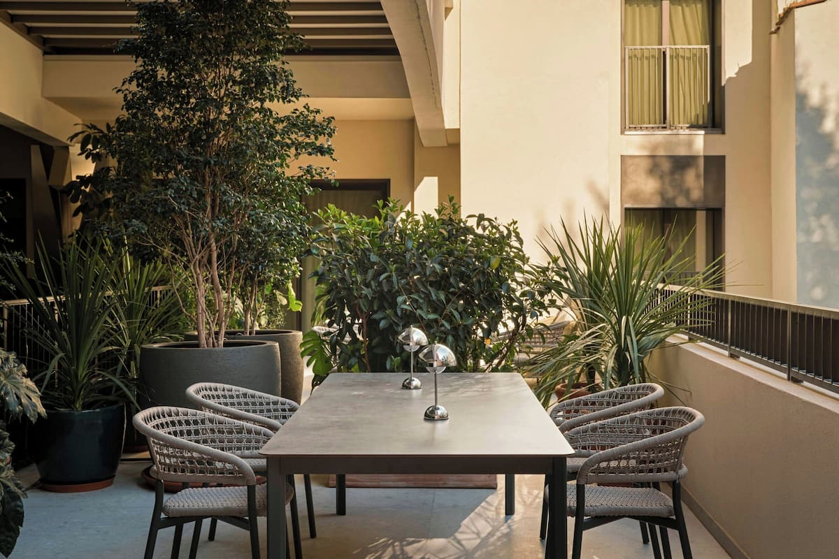 Premier Room, 1 King Bed, Balcony | Frette Italian sheets, premium bedding, down comforters, pillowtop beds